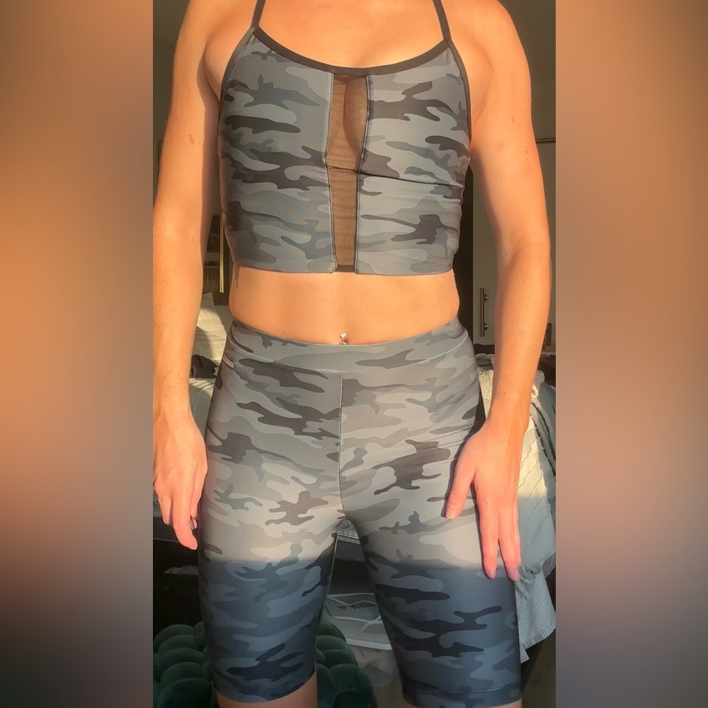 Guess workout set